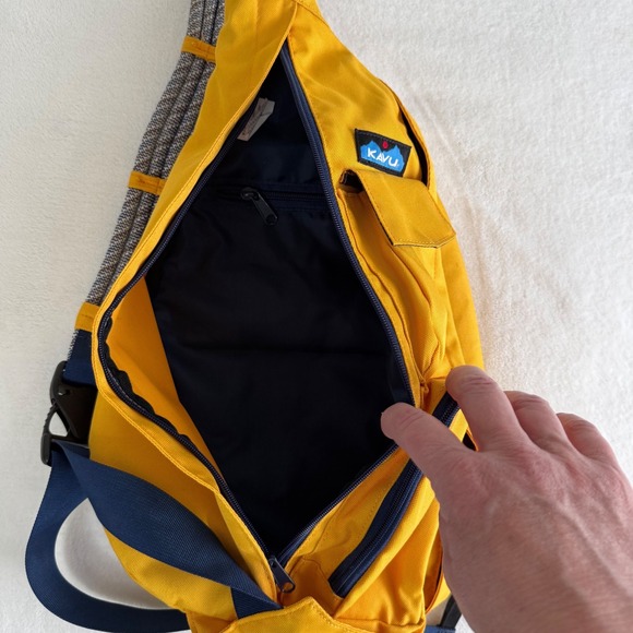 KAVU Rope Cord Sling Pack Yellow 5 Pockets Adjustable Gorpe Hiking Vacation - Picture 6 of 15